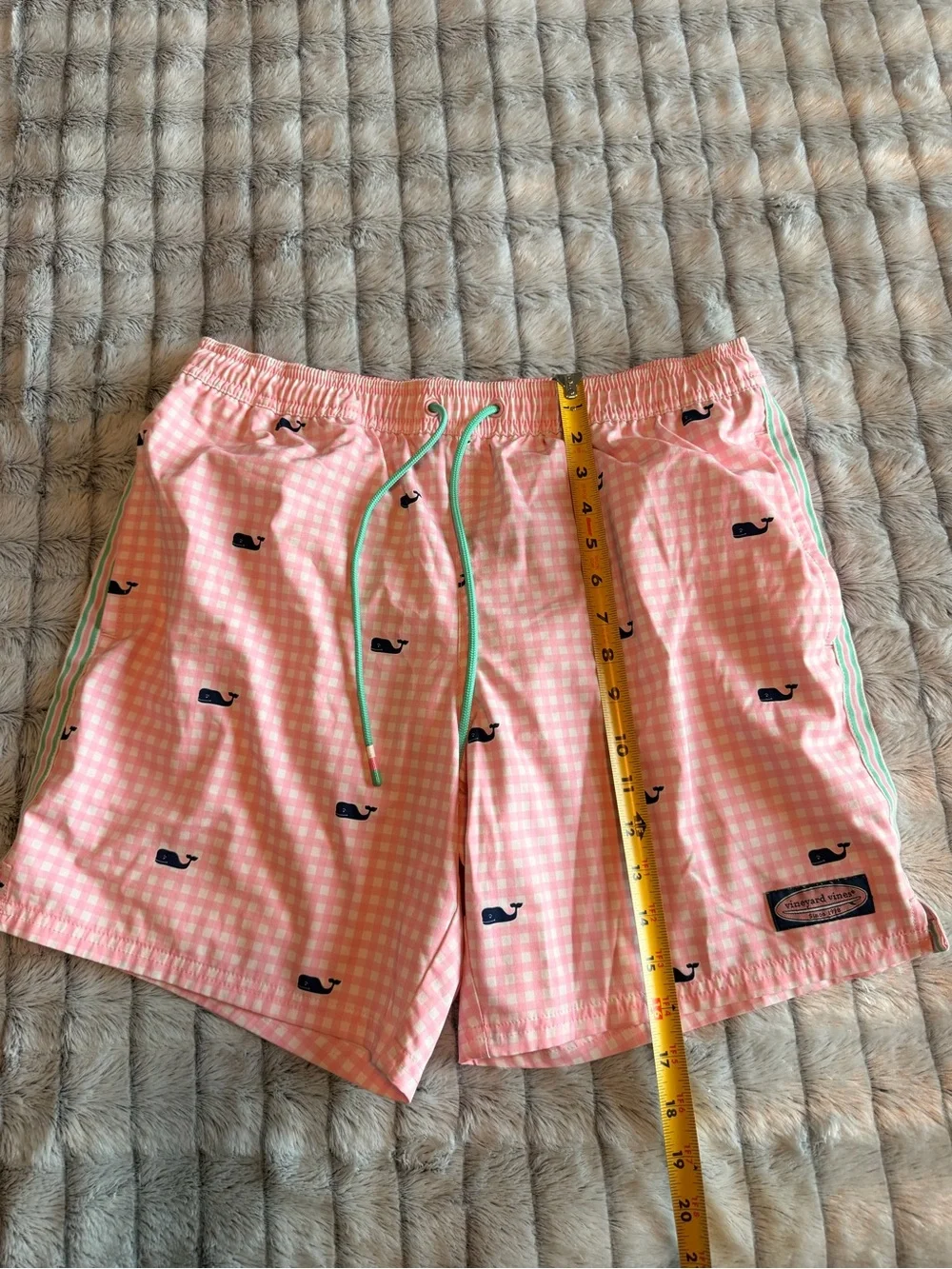 Vineyard Vines Men’s Pink Gingham Whale Swim Shorts MEDIUM NWOT